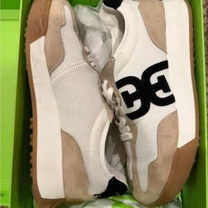 Sam Edelman Sneakers Women’s Size 8.5!